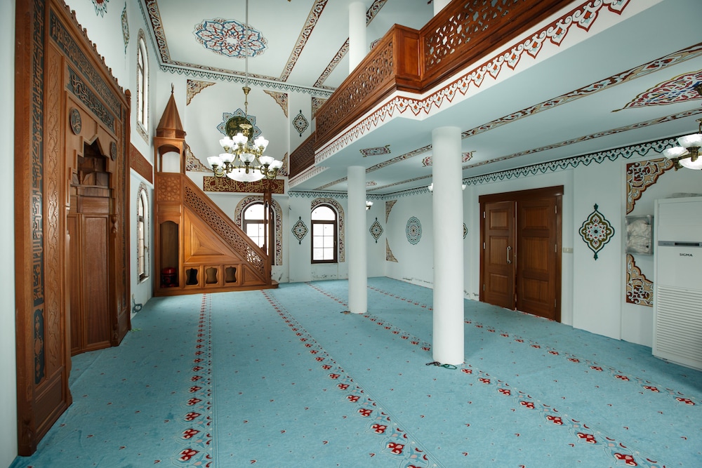 Flora Handüzü Resort & Wellness Bungalow Hotel