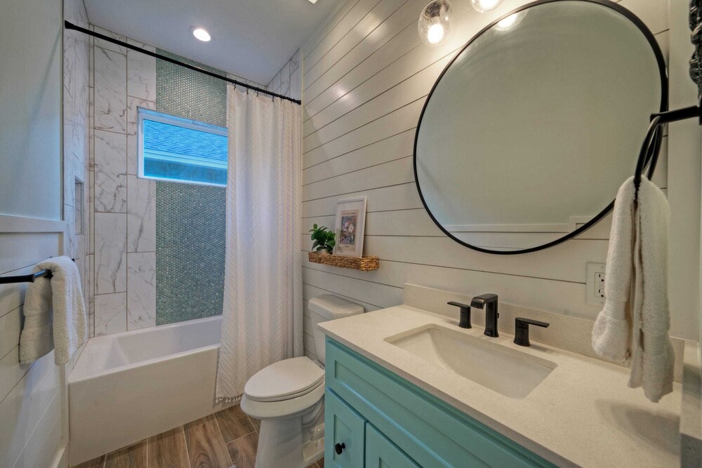 Pool, Firepit + Golf Cart Zone + Near Beach Looney Dunes by Avantstay