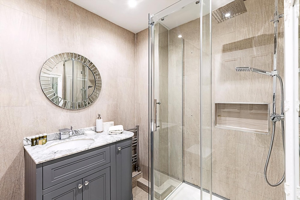 Spacious 4-bed House Near Liverpool St