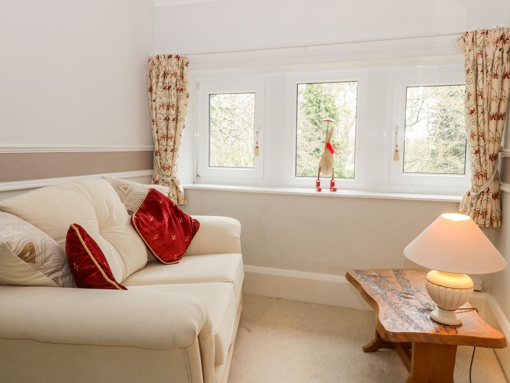 Raincliffe Manor