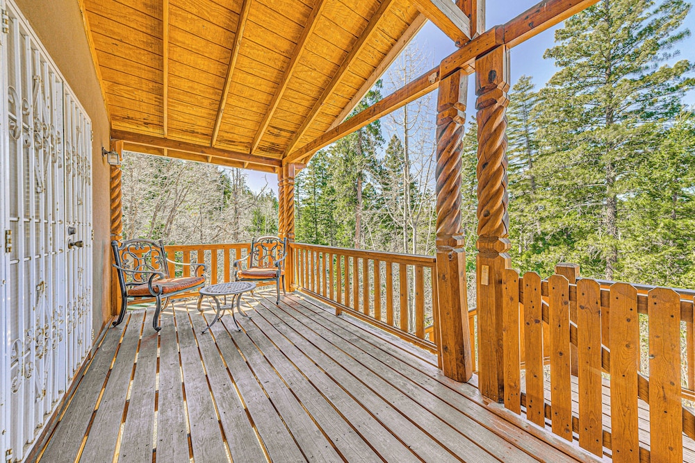 2 Mi to Dtwn: Cloudcroft Home w/ Furnished Deck
