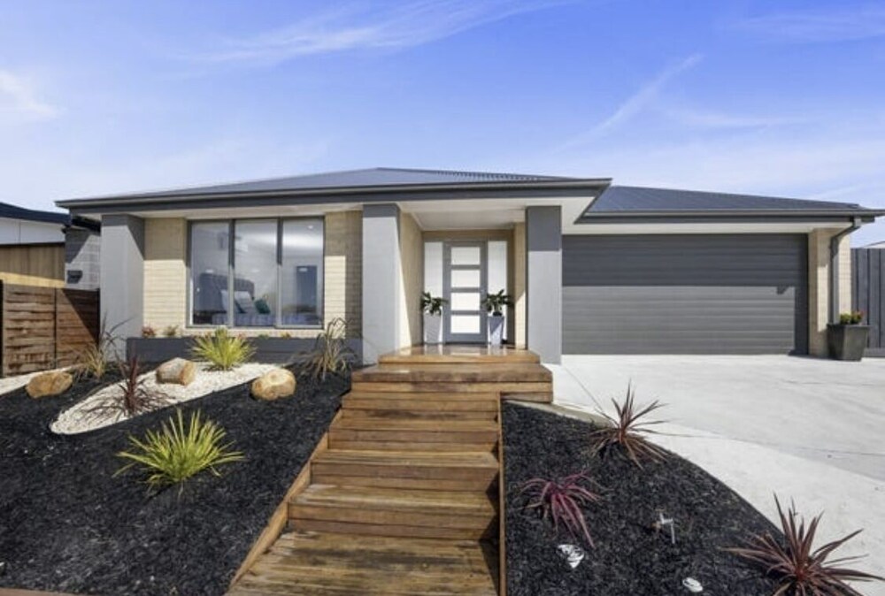 Luxury holiday rental view 5