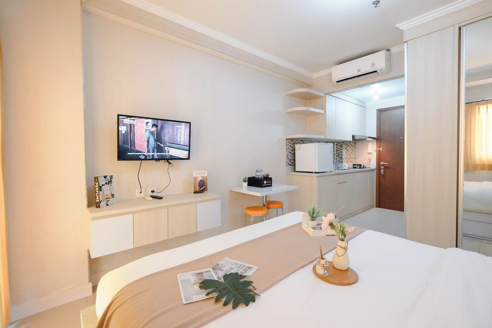 Strategic Studio Apartment Signature Park Grande Near Ciliwung Lrt Station