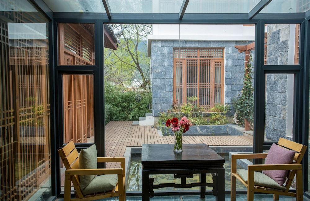 Yunzhong Baisha Lijiang Inn