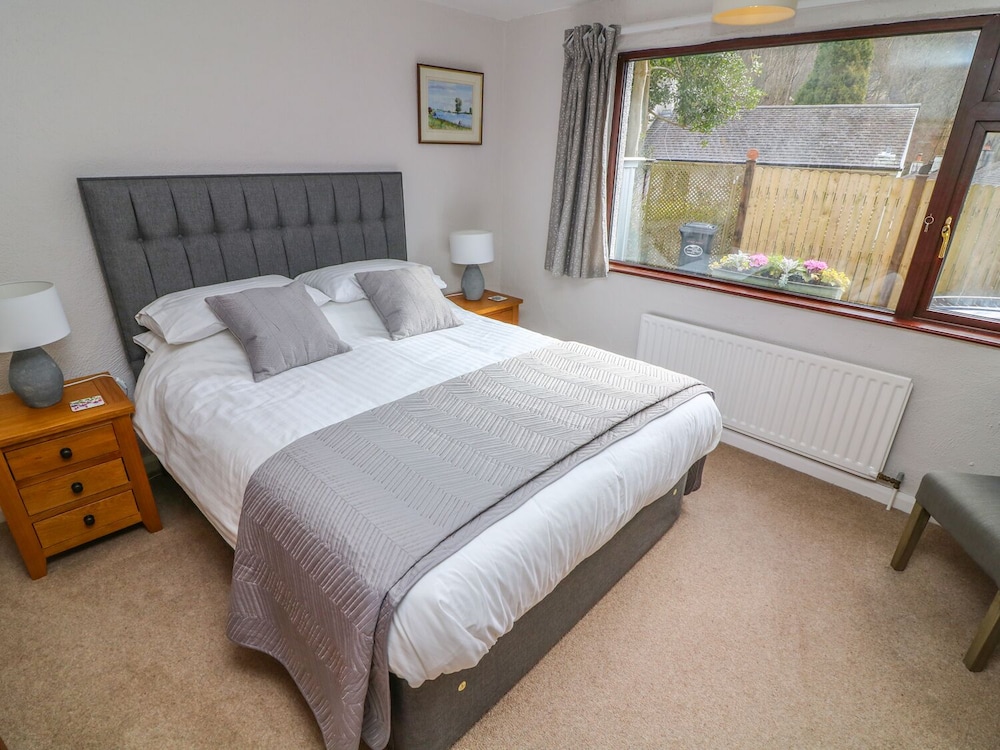 Long Crag Annexe view 4