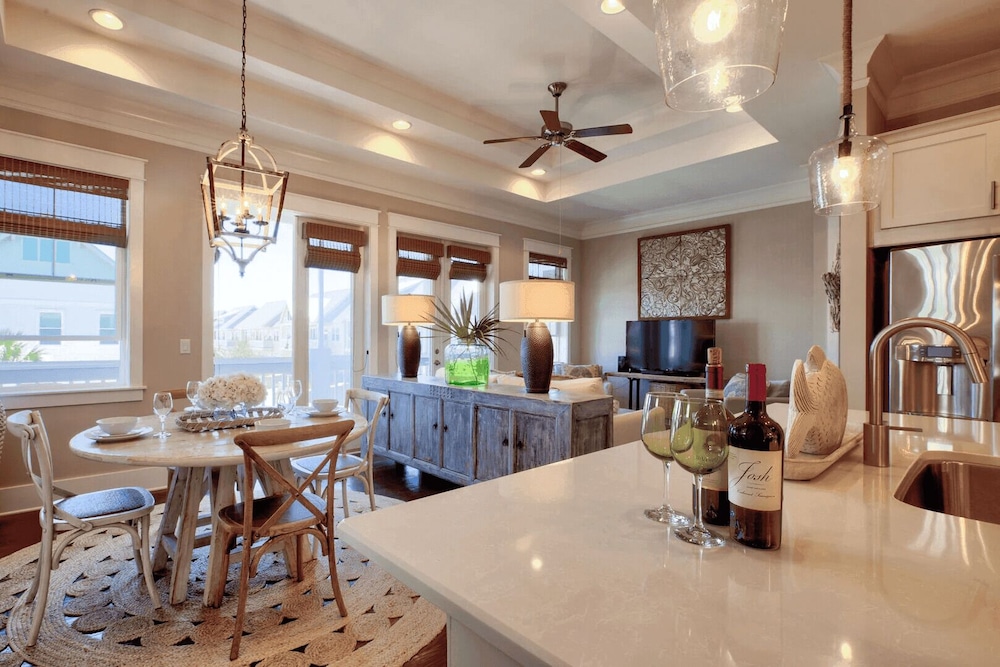 Sun & Sand For 6 by Avantstay Prominence Pet-friendly + Pool