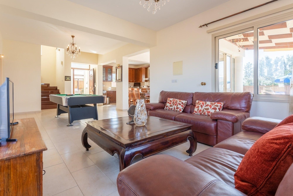 Villa Seashore One Large Private Pool Walk to Beach Sea Views A C Wifi - 3150 view 5