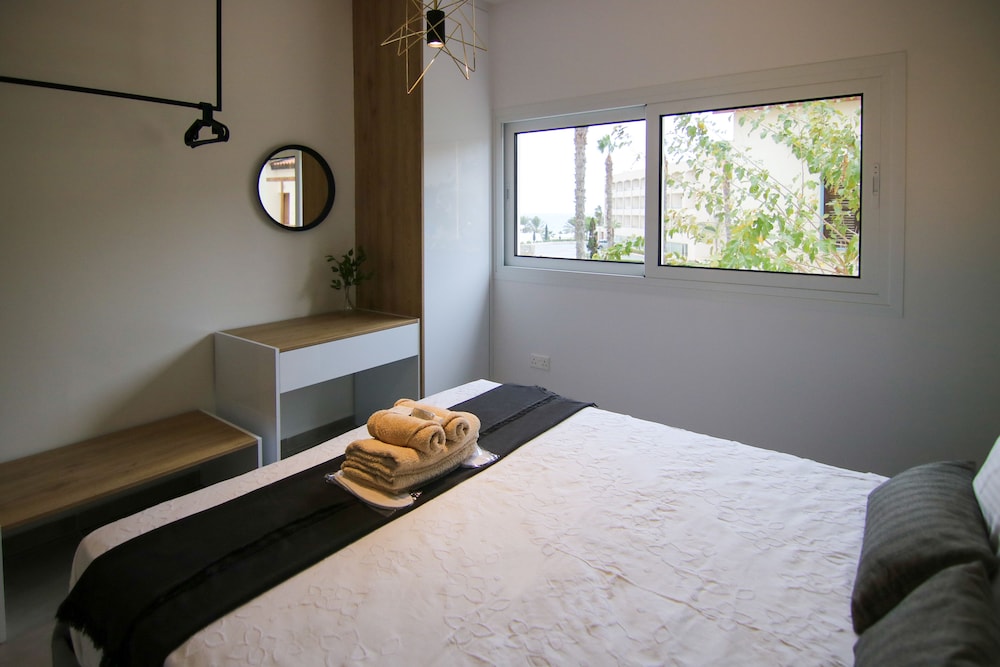 Phaedrus Living: Seaside Modern Flat Limnaria 123 view 5
