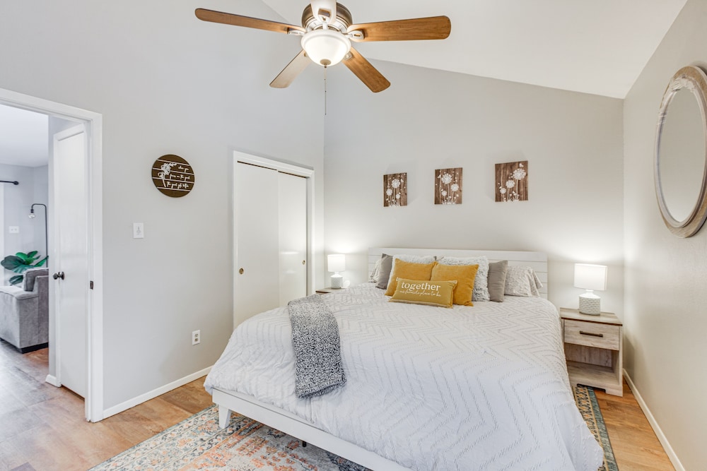 Cozy Angel Fire Condo - Walk to Ski Lift! view 2