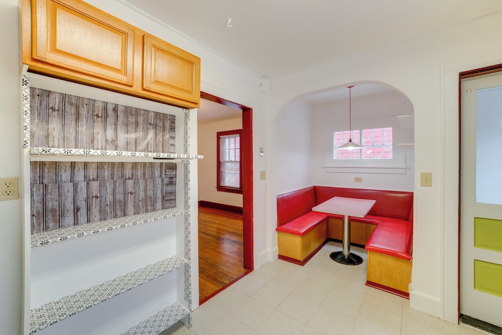 Walk to Cornell University: Charming Duplex!