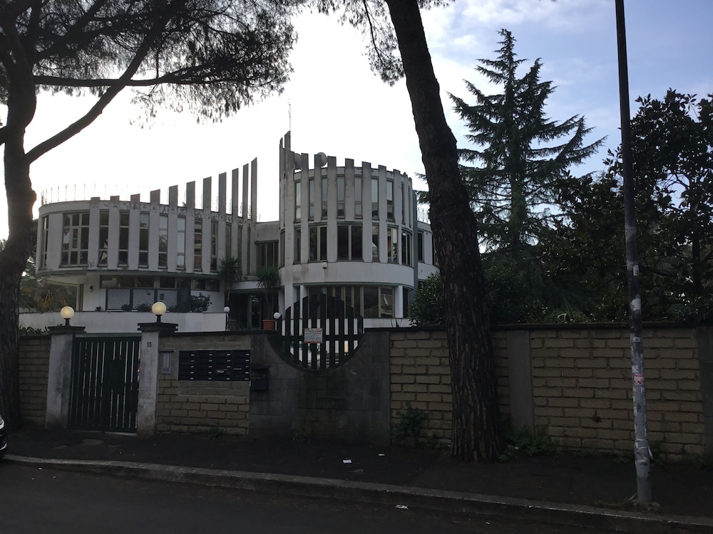 Near Ifo Roma Sweet Home Studio Apartment