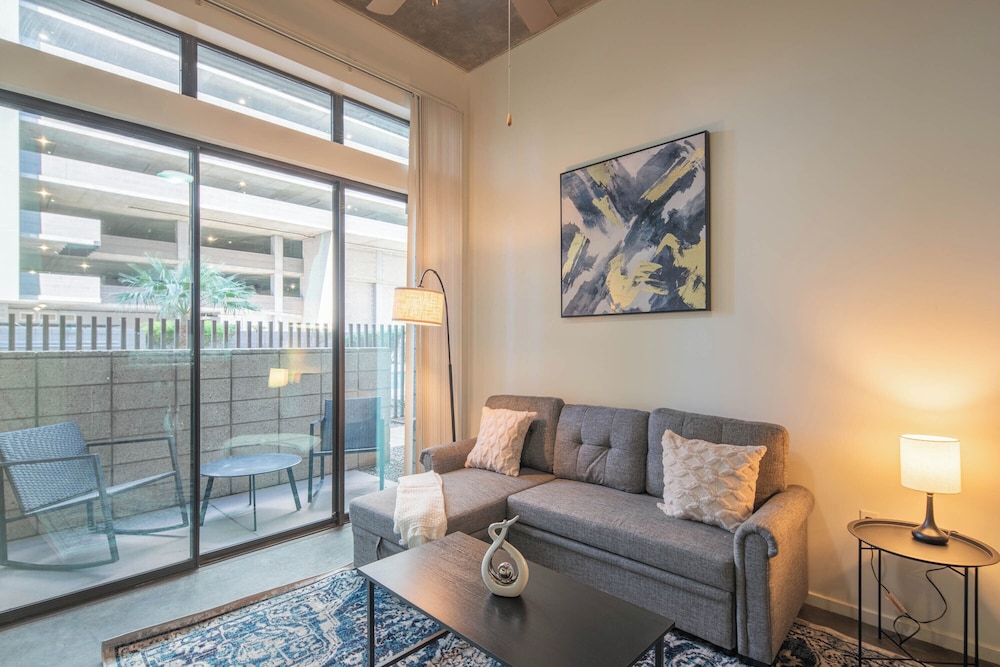 ROVE LIVING/KL - Roosevelt Point