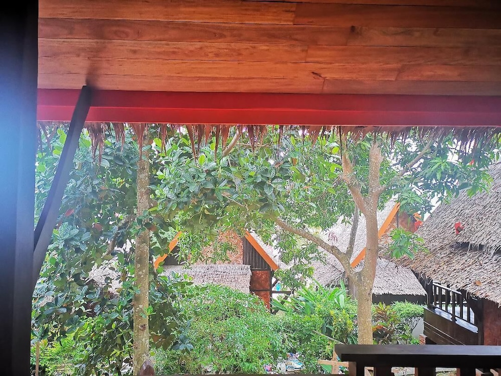 Phi Phi Relax Beach Resort