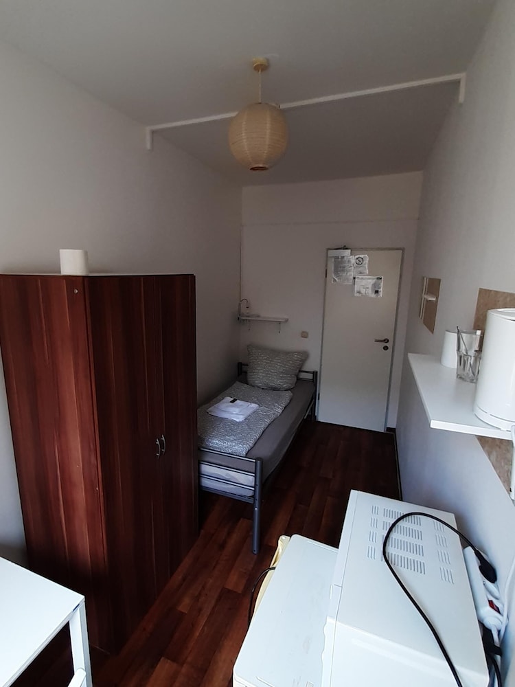 2-Rent Group Hostel Zimmer&Apartments GKP2