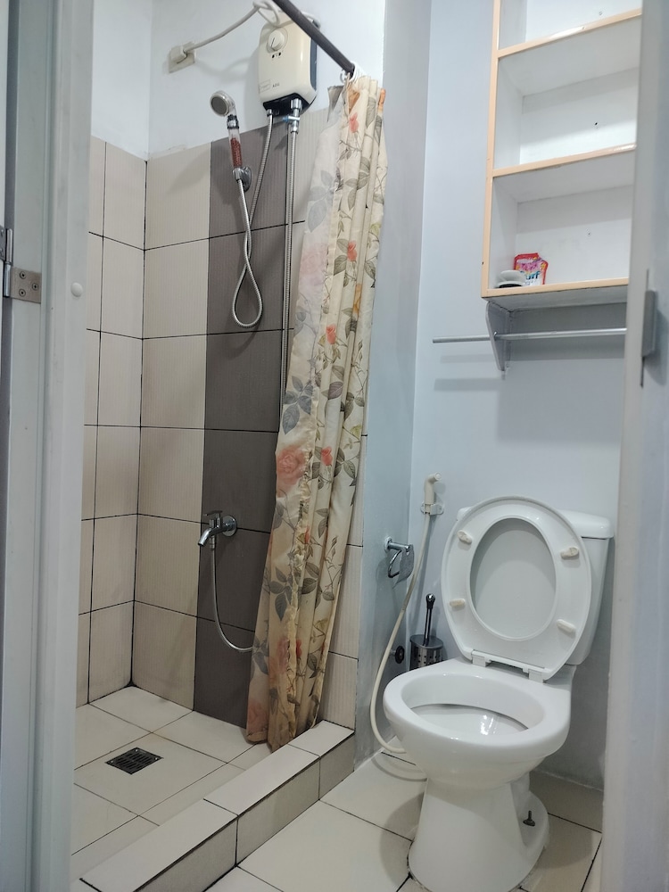 Luxurious City Lights View Condo for Rent in Quezon City