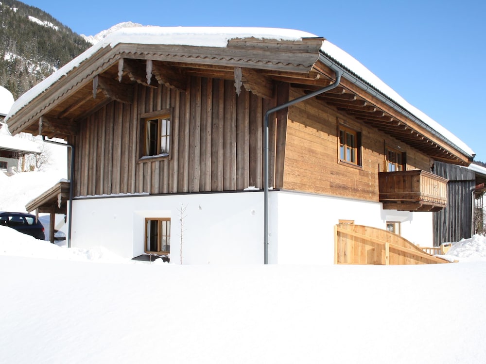 Cozy Feel Good Holiday Apartment in Leogang