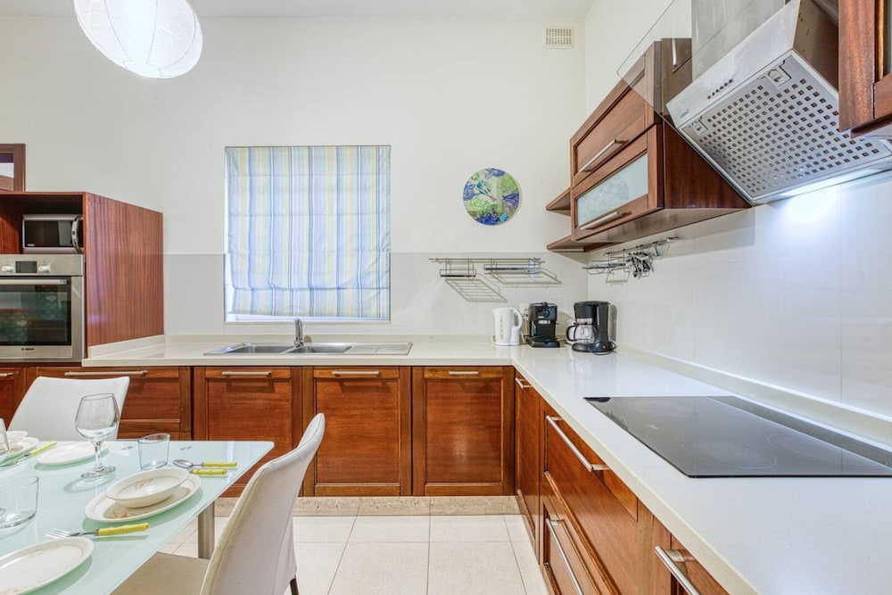 St James the Traditional 4-bed Townhouse Terrace