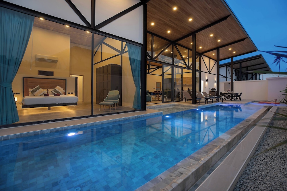 17m Oxygen Pool Villa Sunset Garden 11