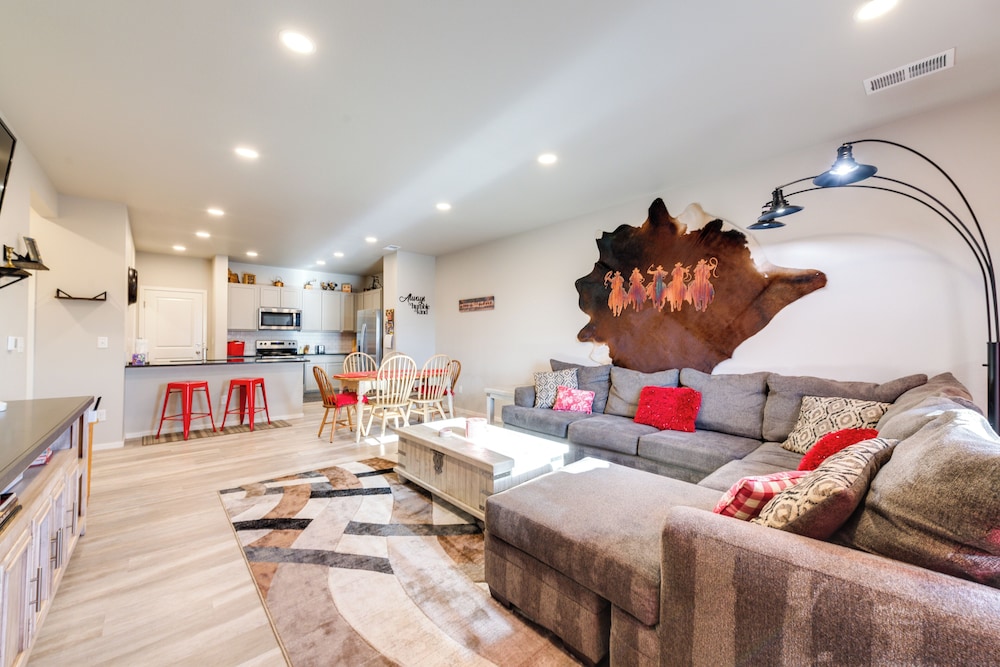 11 Mi to Fort Collins: Wellington Retreat w/ Patio