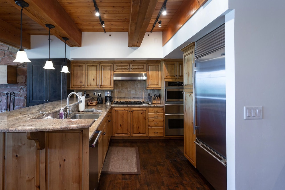 Stag Lodge at Deer Valley Resort - Three Bedroom Residence with Spa #11 3 Condo