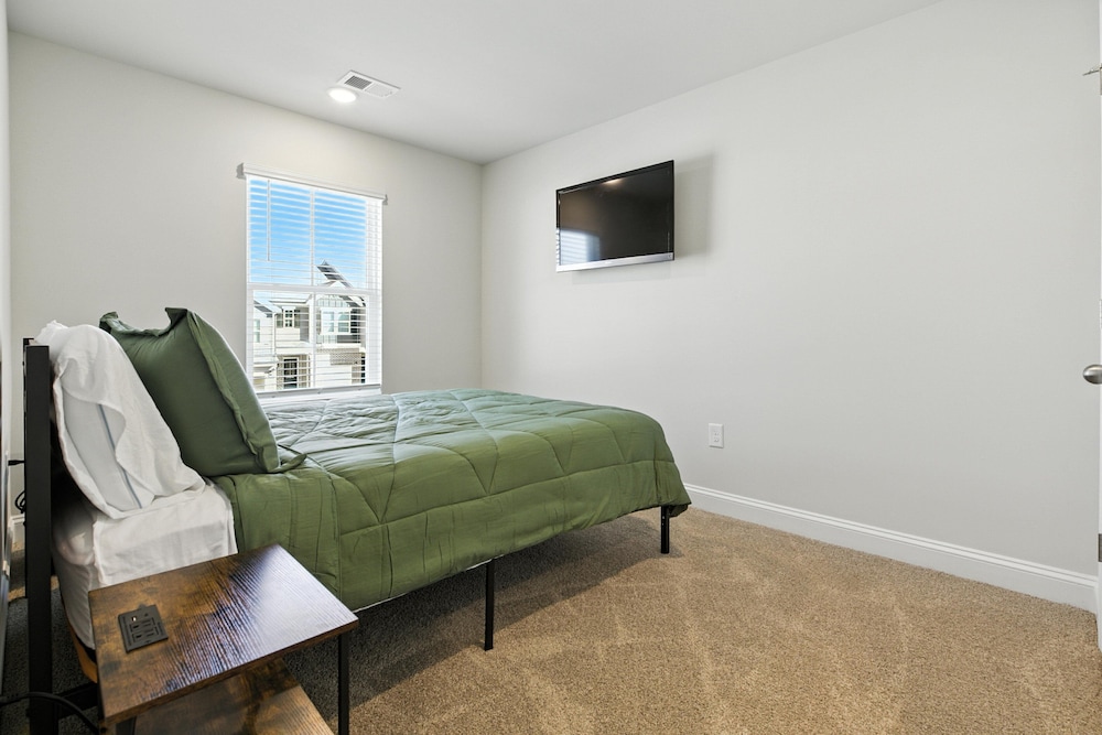 Charming Easley Retreat With Private Yard 3 Bedroom Townhouse