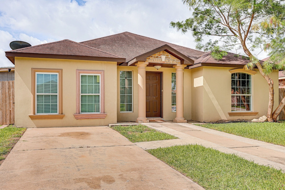 4 Mi to Dtwn Brownsville: Family Home w/ Yard!