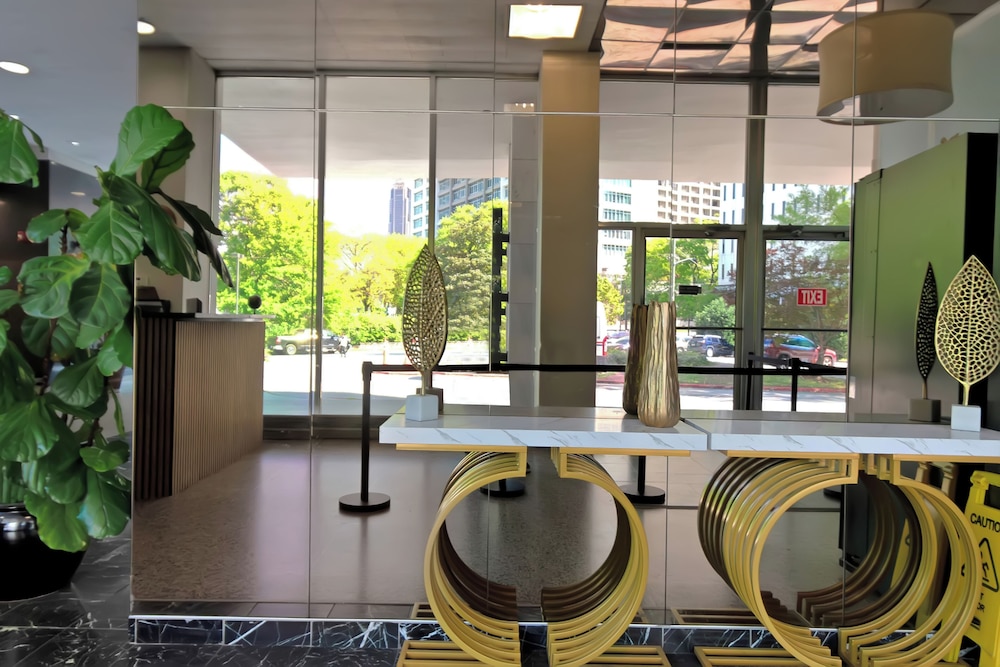 Modern 3BR Condo - Heart of ATL
