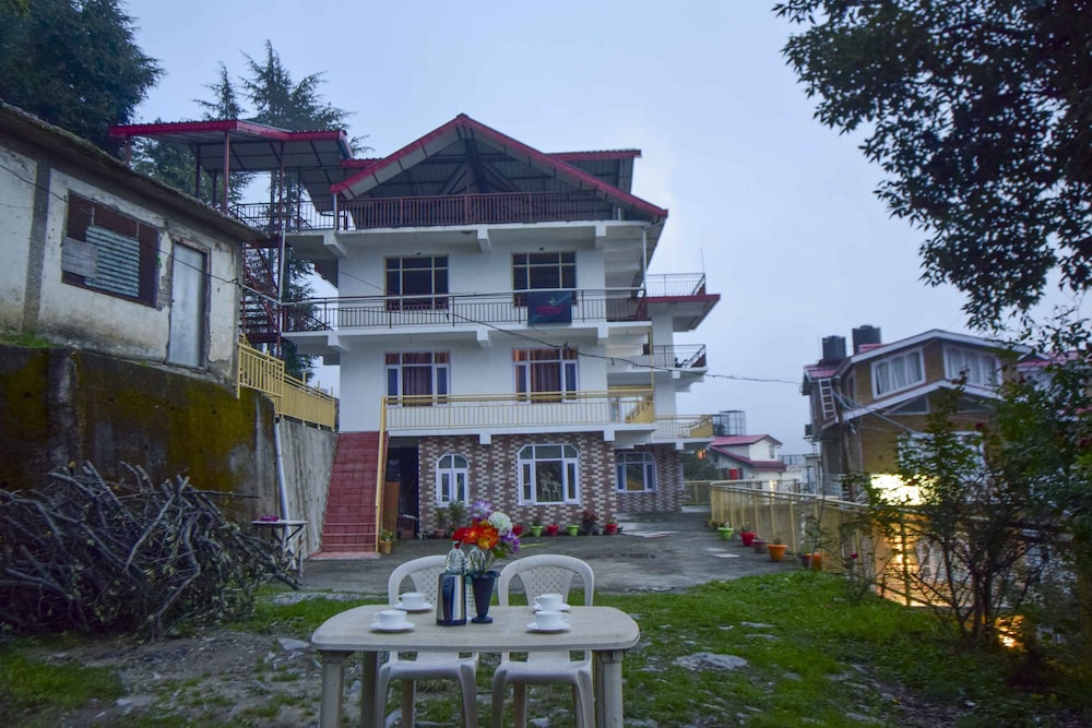 Mashobra Homestay by Dumnu Homes view 3