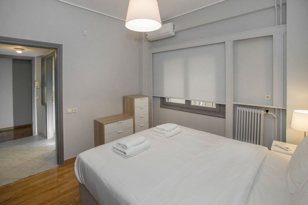 Cozy Apartment in Syntagma - Plaka by GHH photo 3