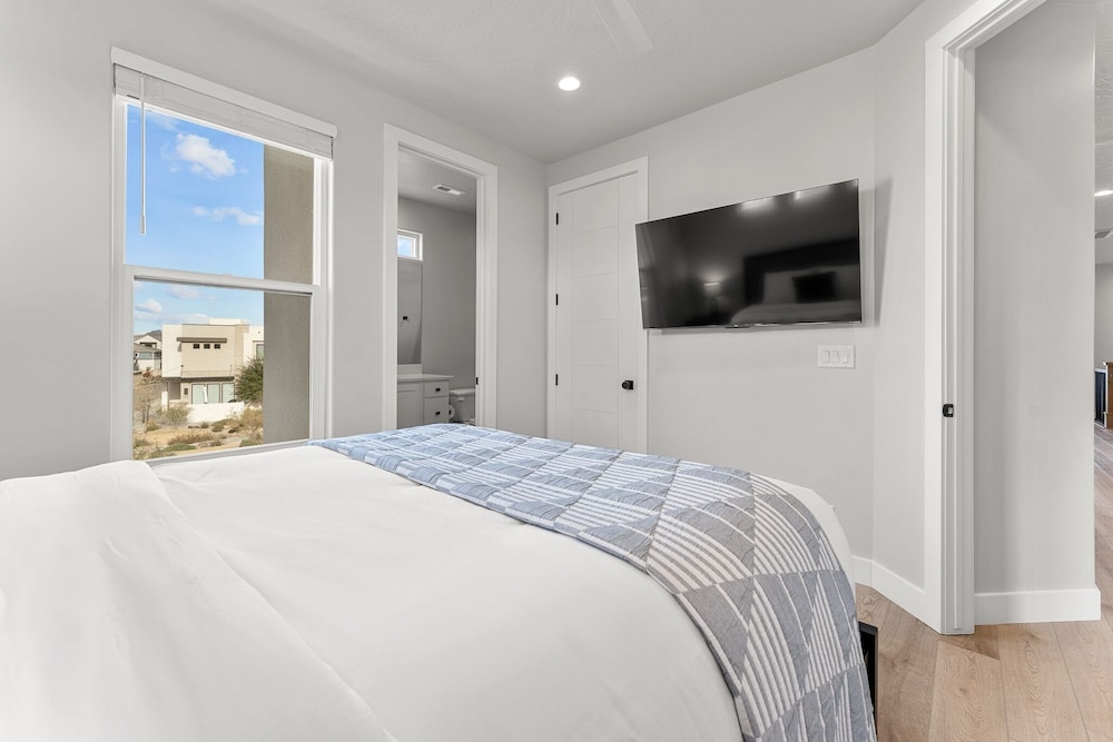 Tahitian Pearl 5 Bedroom Townhouse
