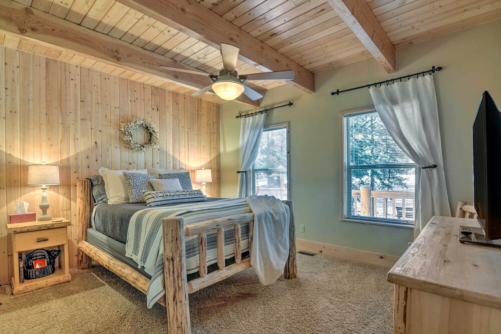 Duck Creek Village Cabin: Hike, Ski, & Bike! view 3