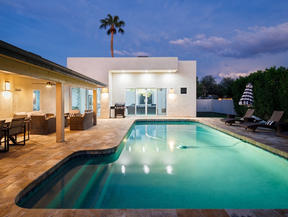 Luxe- Zephyr -pool - Putting Green - Tons of Games