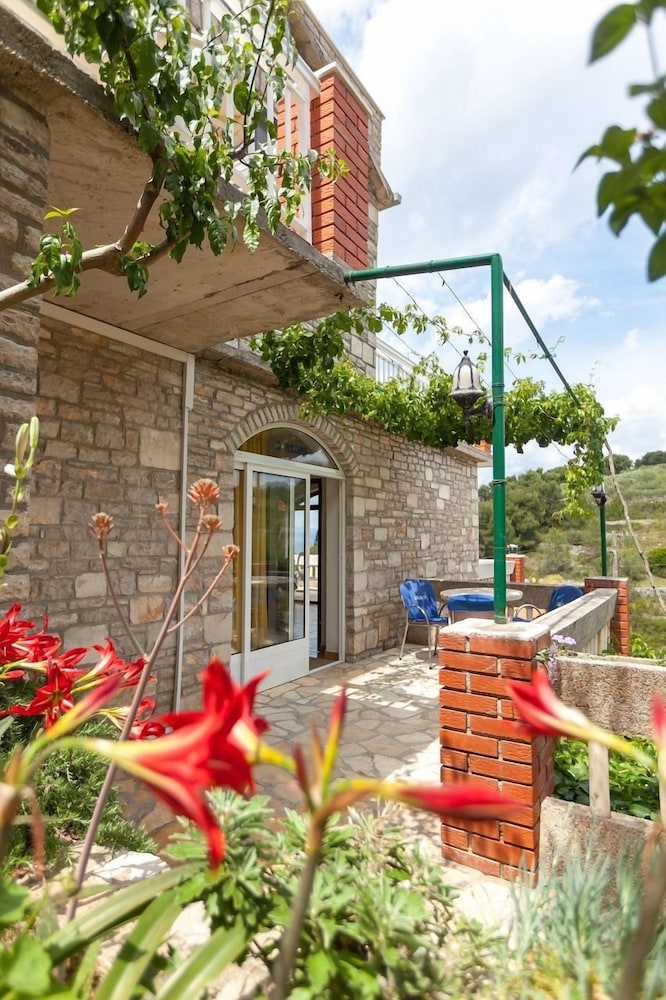 Star - With Swimming Pool - A3 Ruzmarin view 5