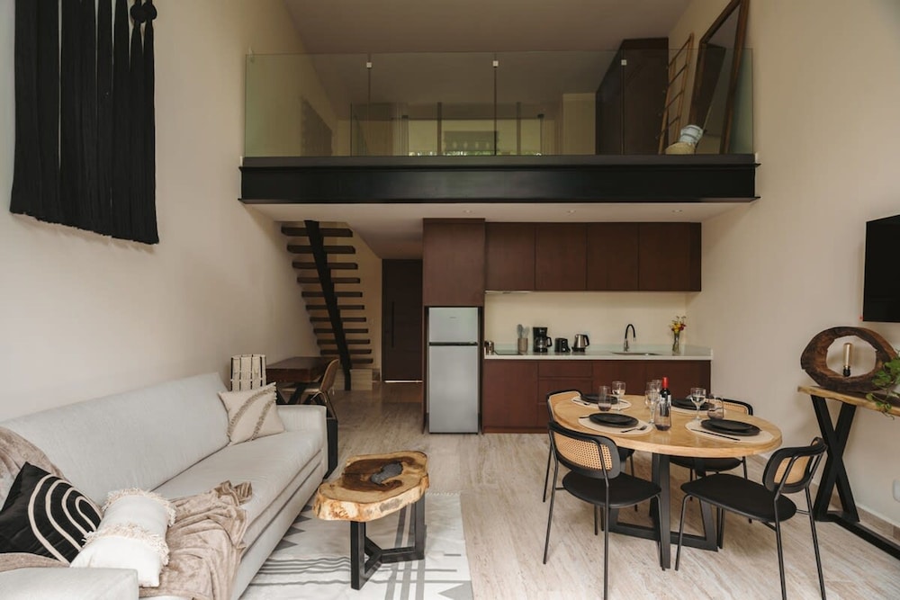 Gorgeous Loft Jungle Views and Premium Amenities