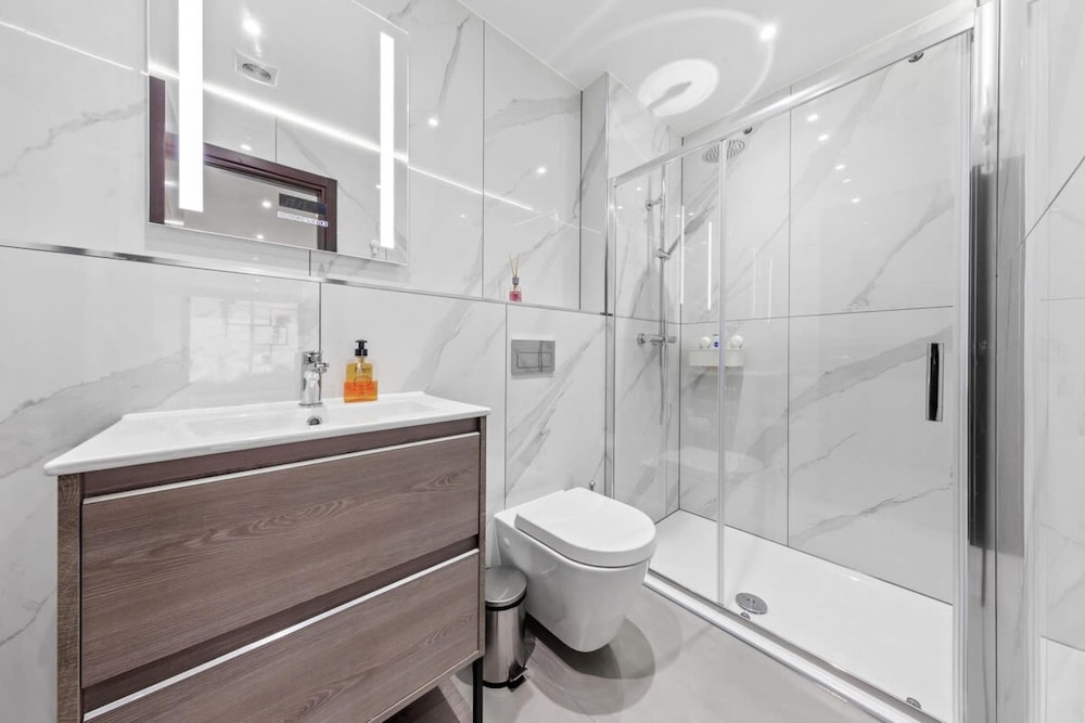 Luxury Sleeps 4 Studio Flat