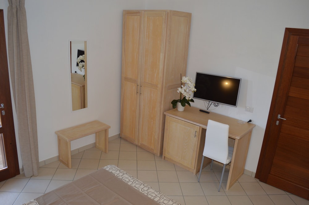 Photo 12