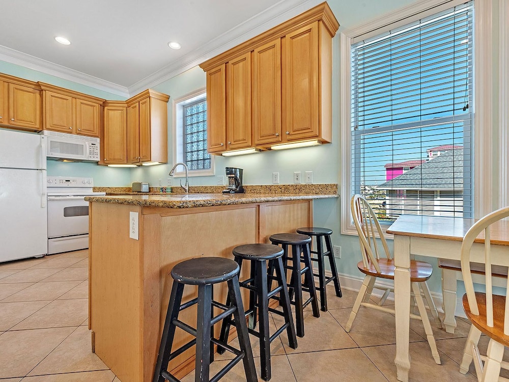 Wit's End by Southern Vacation Rentals view 5