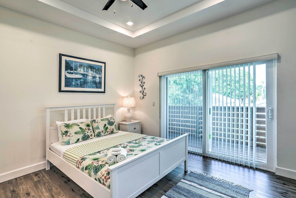 Family-friendly Tampa Home < 3 Mi to Ocean! view 2
