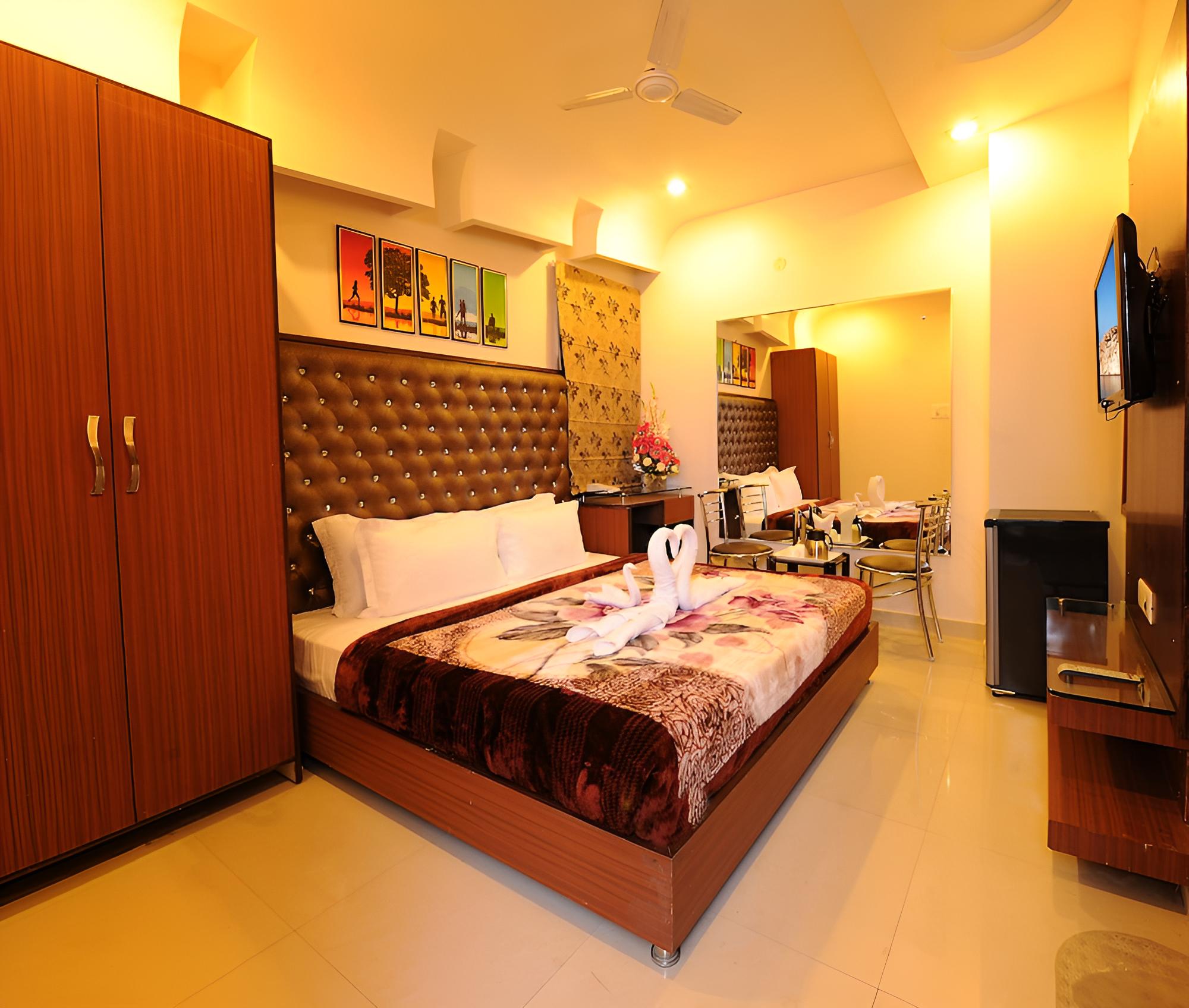Hotel Pearl Inn & Suites