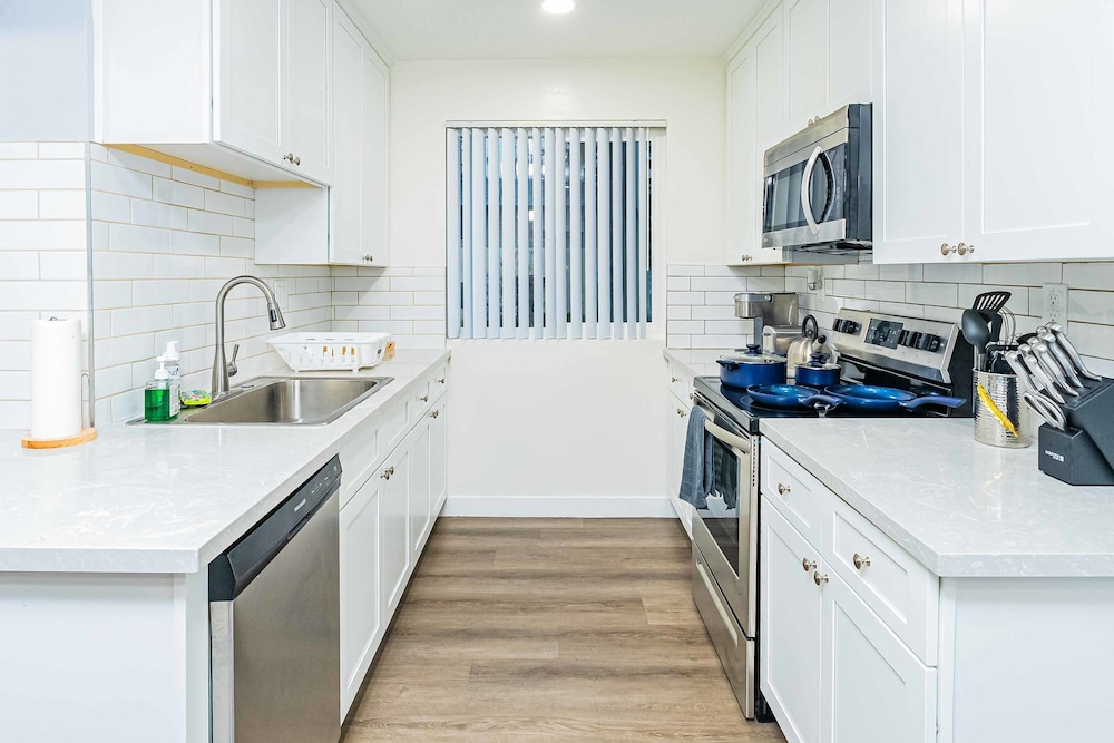 2b2b APT Close to Rose Parade and Pasadena Oldtown