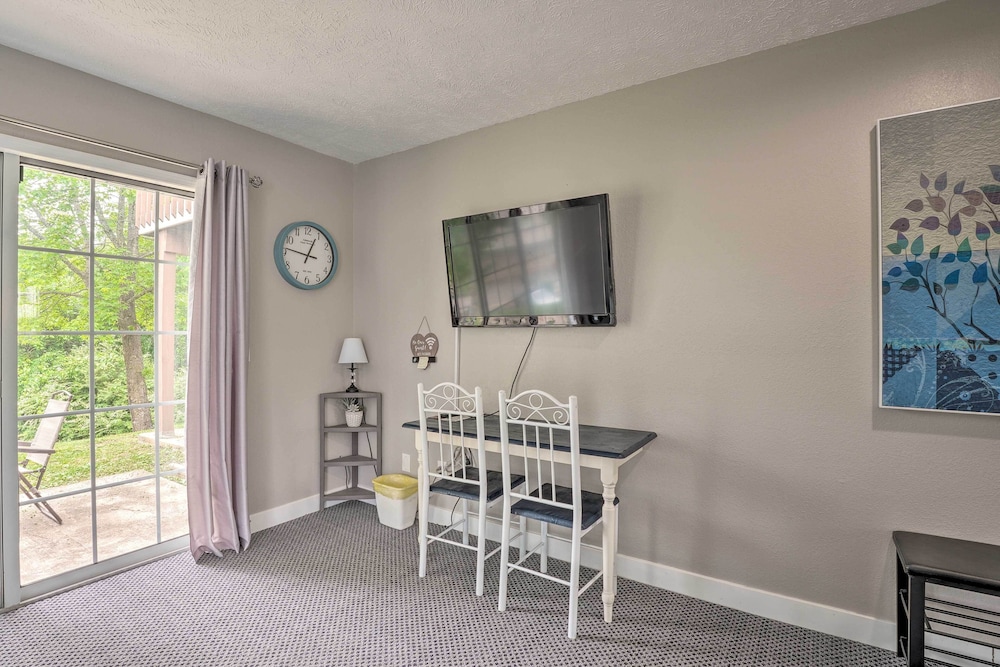 Pet-friendly Branson Studio < 3 Mi to Lake! - Property Image 12