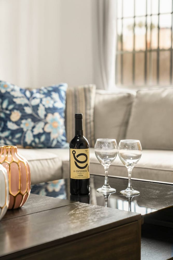 Lanzit Bnb - 35 Percent off June Low Fees