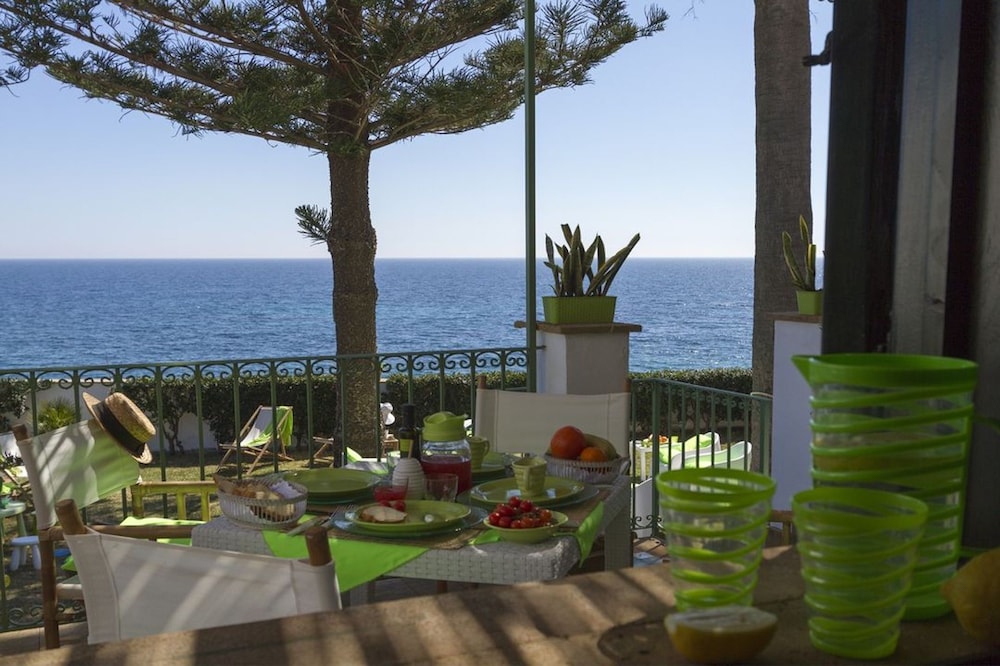 Exclusive Villa in Fontane Bianche - Beahost