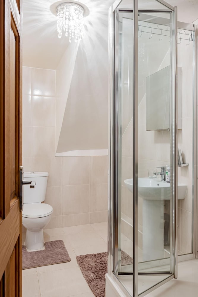 Baker Street Regent Park 3-bedrooms Garden Flat