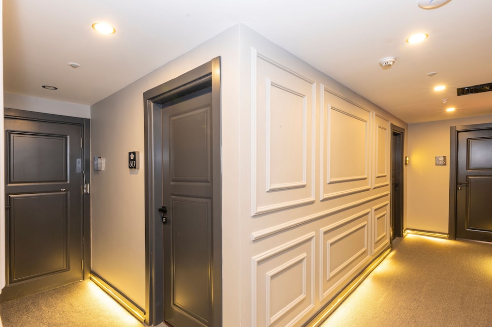 White Corner Otel - Image 38