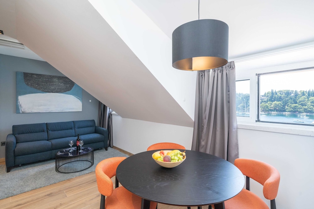 Apartments Villa Royale