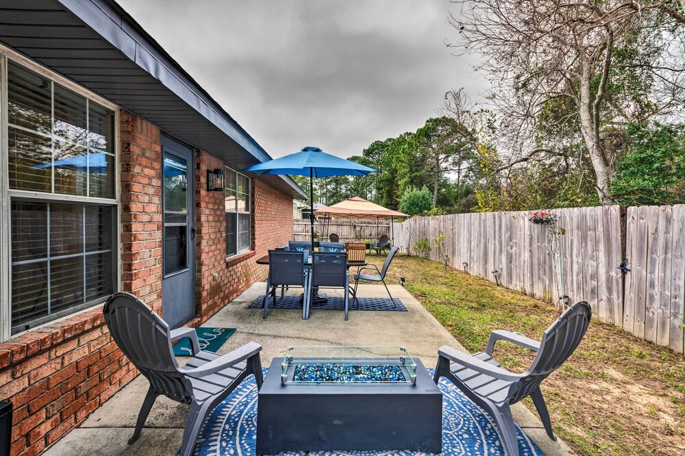 Hotel Pensacola Home w/ Private Backyard & Fire Pit - Image 1