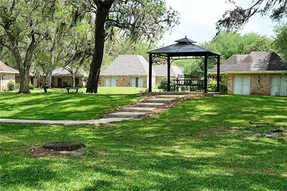 Columbia Lakes Resort Cottages view 5