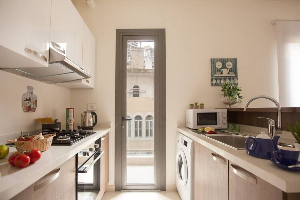 Sioufi - 2-BR Apartment With a Balcony