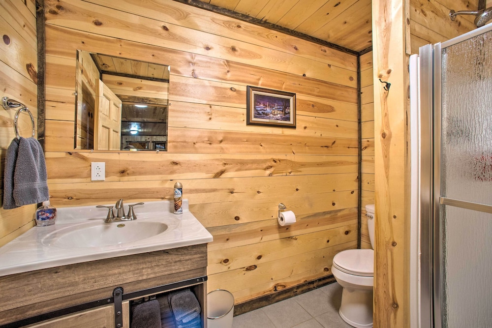 Rural Powersville Retreat w/ Lake Access & Porch!